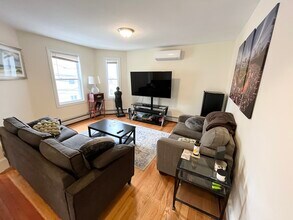 6 Nashua St, Unit 2 in Somerville, MA - Building Photo - Building Photo