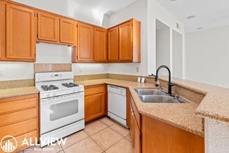 3403 S Main St in Santa Ana, CA - Building Photo - Building Photo