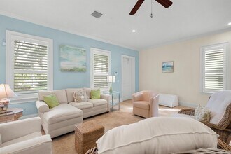 10187 S Ocean Dr in Jensen Beach, FL - Foto de edificio - Building Photo