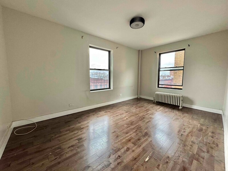 377 Montgomery St in Brooklyn, NY - Foto de edificio