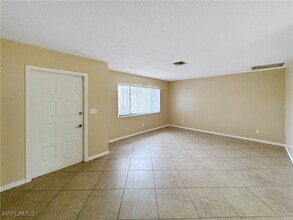 1824 Viscaya Pkwy in Cape Coral, FL - Building Photo - Building Photo