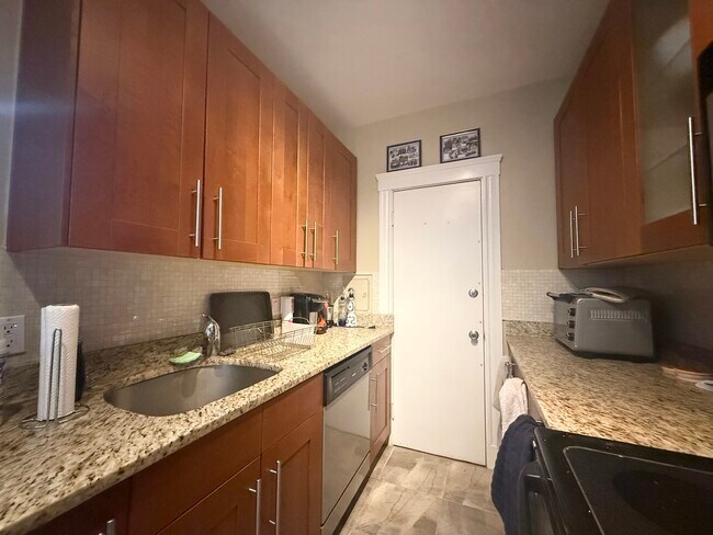 2 Sutherland Rd, Unit 32 in Boston, MA - Building Photo - Building Photo