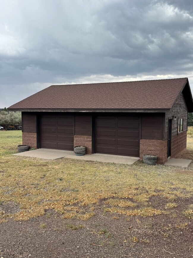 4950 E Reata Rd in Flagstaff, AZ - Building Photo - Building Photo