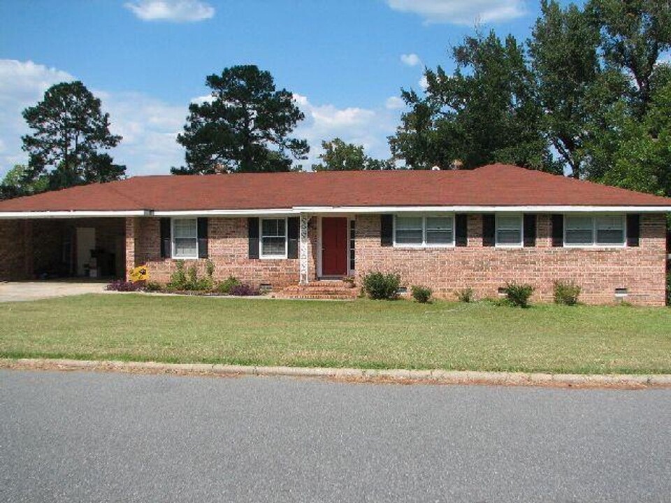 102 Fairway Dr in Valdosta, GA - Building Photo