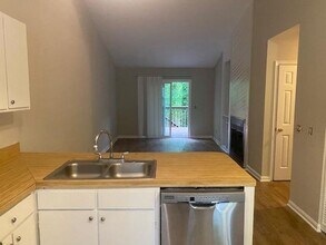 943 W Chatham St in Cary, NC - Building Photo - Building Photo