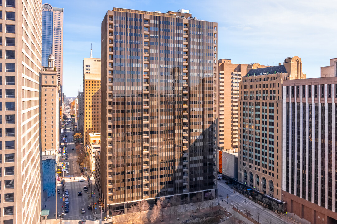 The Metropolitan in Dallas, TX - Building Photo