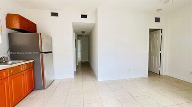 2099 NW 26th Ave in Fort Lauderdale, FL - Building Photo - Building Photo