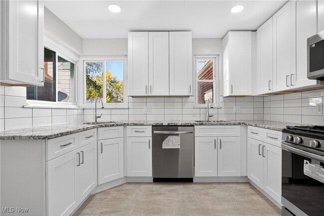 property at 2520 Laurelhurst Rd