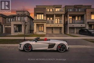 35 Clipper Ln in Clarington, ON - Building Photo