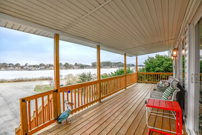 3811 Pretty Lake Ave in Norfolk, VA - Building Photo - Building Photo