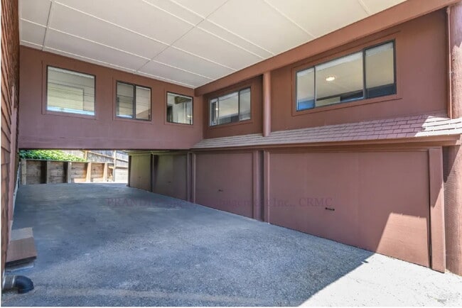 315 E Strawberry Dr in Mill Valley, CA - Building Photo - Building Photo