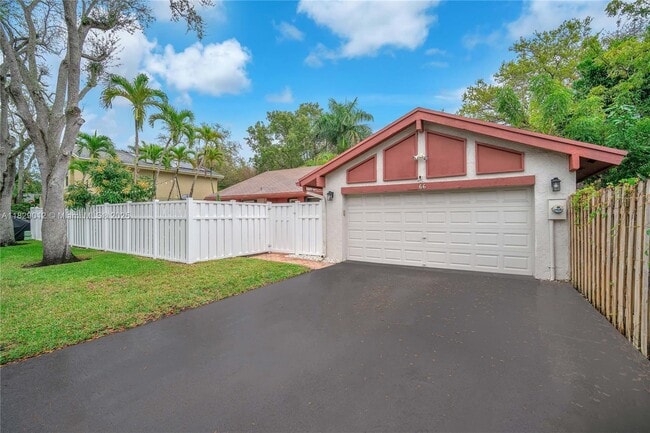 66 Forest Cir in Hollywood, FL - Building Photo - Building Photo