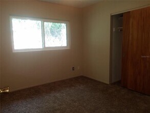 5853 Pine St in New Port Richey, FL - Building Photo - Building Photo