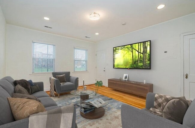 209 19th St NE, Unit 4 in Washington, DC - Building Photo - Building Photo