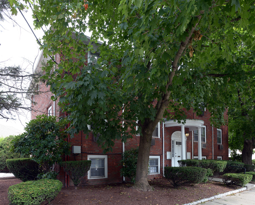 1050 Hope St in Providence, RI - Foto de edificio