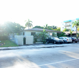 Anna May Apartments in Miami, FL - Foto de edificio - Building Photo