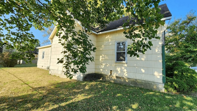 2405 W 10th St in Muncie, IN - Building Photo - Building Photo