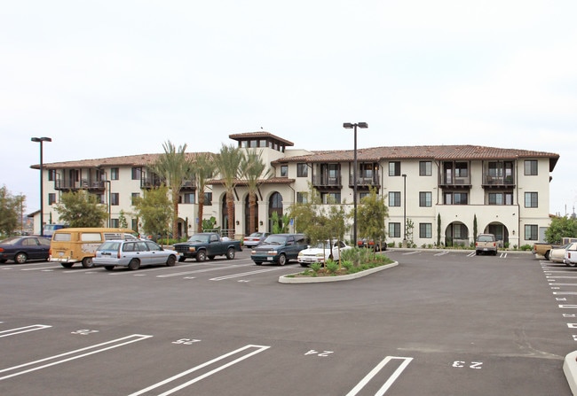 Dana Strand in Wilmington, CA - Building Photo - Building Photo