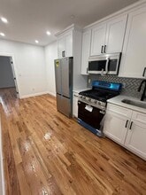 60-58 55th St in Queens, NY - Building Photo - Building Photo