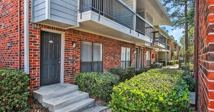 Westmount at London Park Apartments in Houston, TX - Building Photo - Building Photo