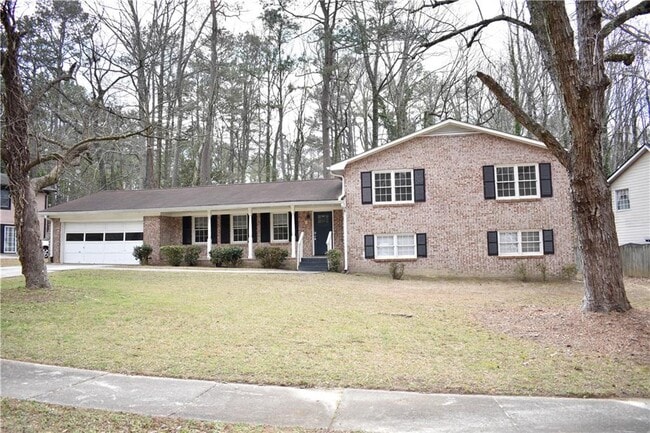 property at 2576 Peyton Woods Trail SW