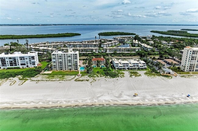 4473 Gulf of Mexico Dr in Longboat Key, FL - Foto de edificio - Building Photo