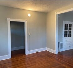 25 Wellington St in New Britain, CT - Foto de edificio - Building Photo