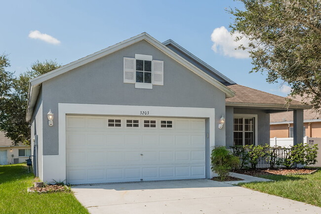 3203 Summer Cruise Dr in Valrico, FL - Building Photo - Building Photo