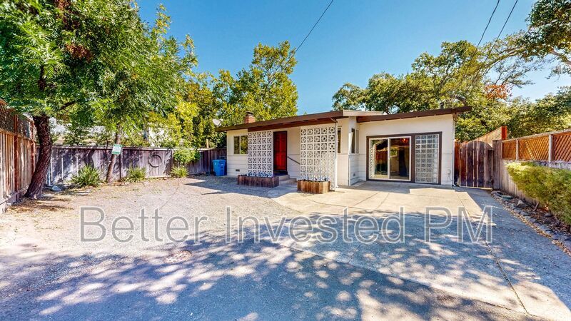 18196 MacFarlane Dr in Sonoma, CA - Building Photo