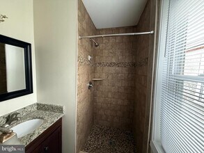 1249 W College Ave in Philadelphia, PA - Building Photo - Building Photo