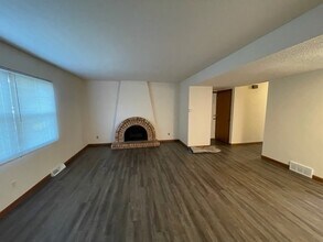 1642 Maness Ct in Sycamore, IL - Building Photo - Building Photo