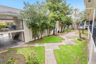 Parkgreen on Gessner in Houston, TX - Building Photo - Building Photo