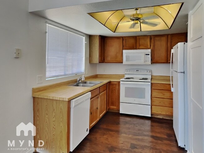 6842 W State Ave in Glendale, AZ - Building Photo - Building Photo