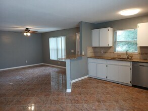 3847 51st Ave N in St. Petersburg, FL - Foto de edificio - Building Photo