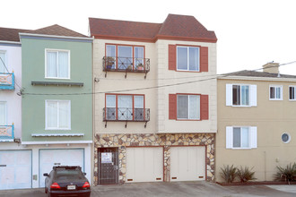 3045 Irving St in San Francisco, CA - Building Photo - Building Photo