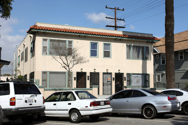 433-439 W 9th St in Long Beach, CA - Building Photo - Building Photo