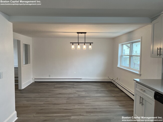 67 Cedar St, Unit 2 in Malden, MA - Building Photo - Building Photo