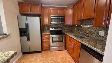 166 Valencia Dr in Delray Beach, FL - Building Photo - Building Photo