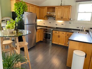 17 Millett St, Unit Furnished condo in Gloucester, MA - Building Photo - Building Photo