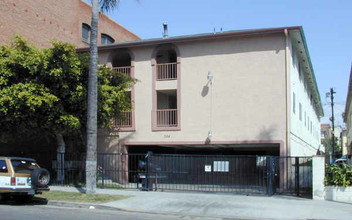 734 S Catalina St in Los Angeles, CA - Foto de edificio - Building Photo