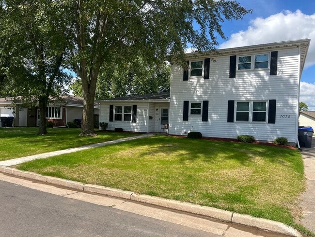 property at 1019-1023 Brookwood Dr
