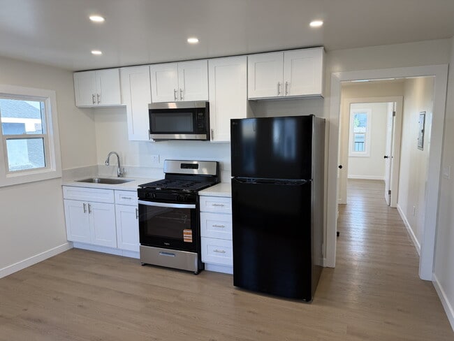 property at 1449 Linden Ave