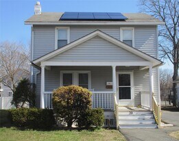 20 Neversink Ave in Port Jervis, NY - Building Photo