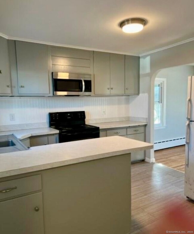 270 East St in Plainville, CT - Building Photo - Building Photo