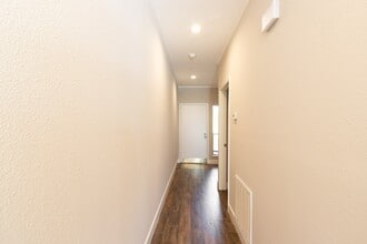 401 Lakeside Ln in Houston, TX - Building Photo - Building Photo