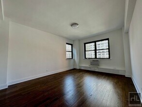 EAST 69 STREET, Unit 10K in New York, NY - Foto de edificio - Building Photo