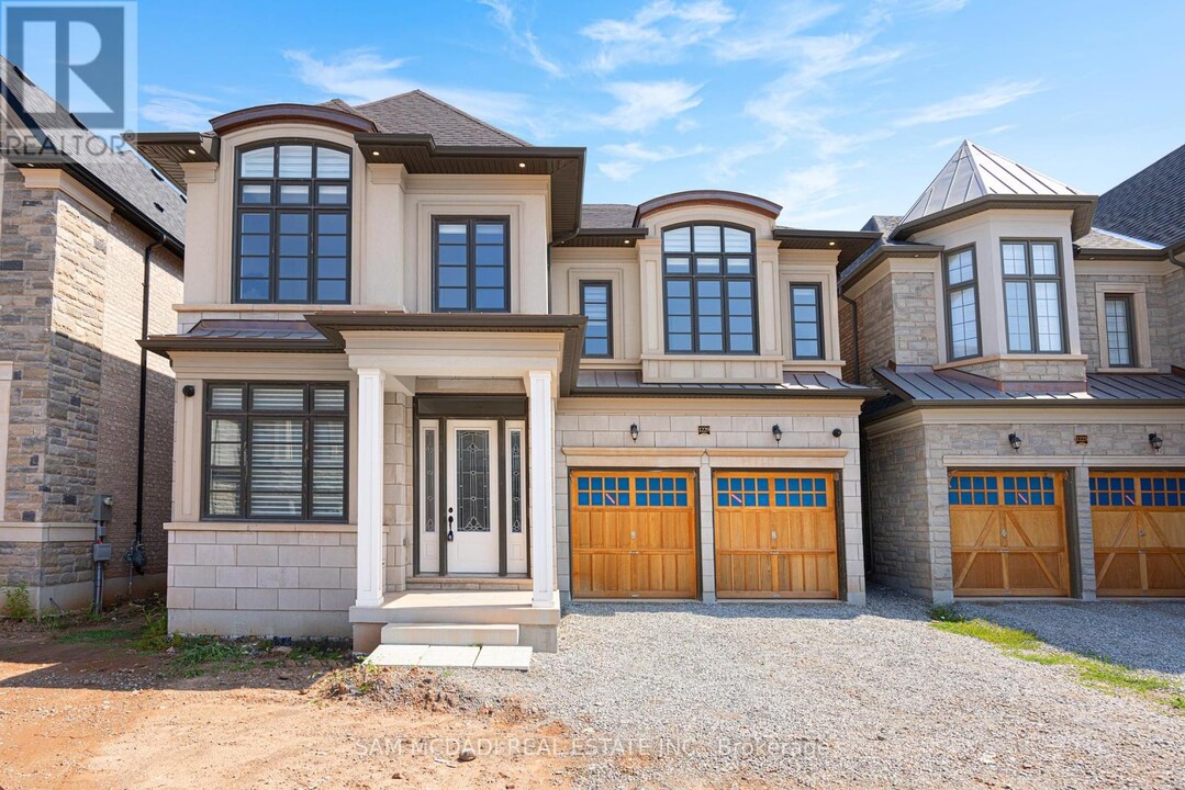 1229 Ironbridge Rd in Oakville, ON - Building Photo