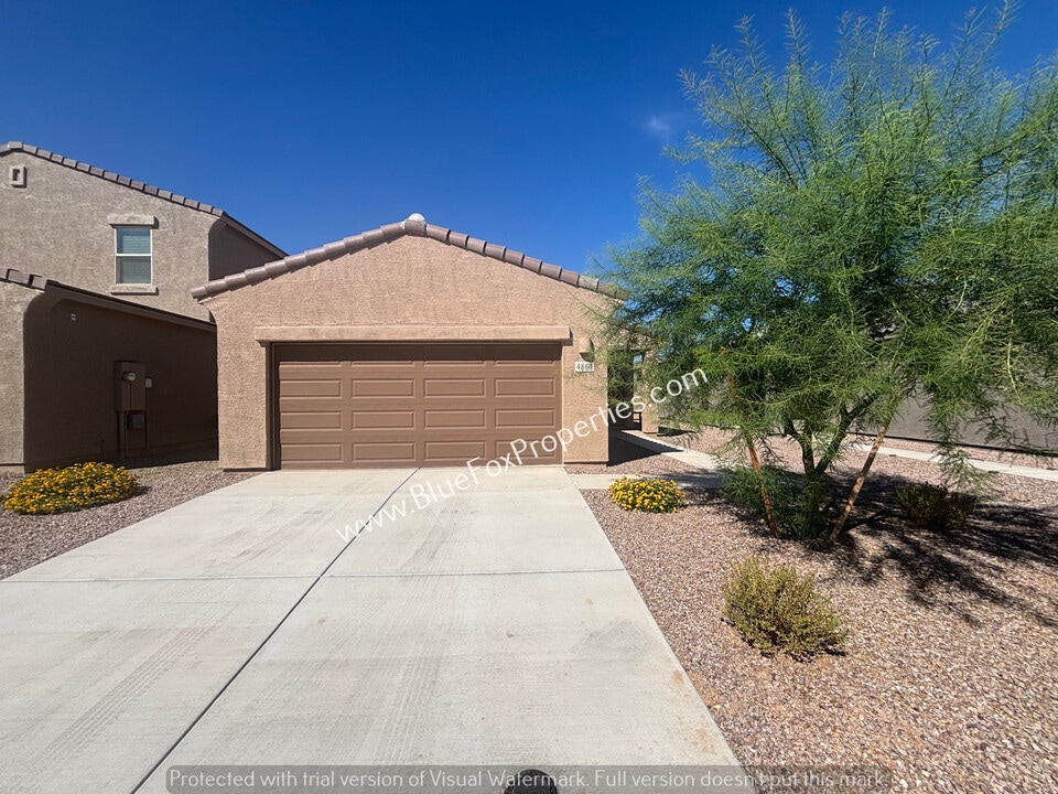 4864 E Julian Wash Dr in Tucson, AZ - Building Photo