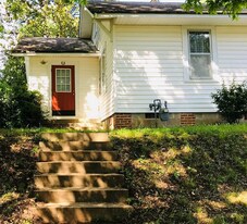 1045 Macon Hwy in Athens, GA - Building Photo