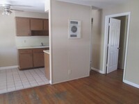 498 W Drew St, Unit D photo'